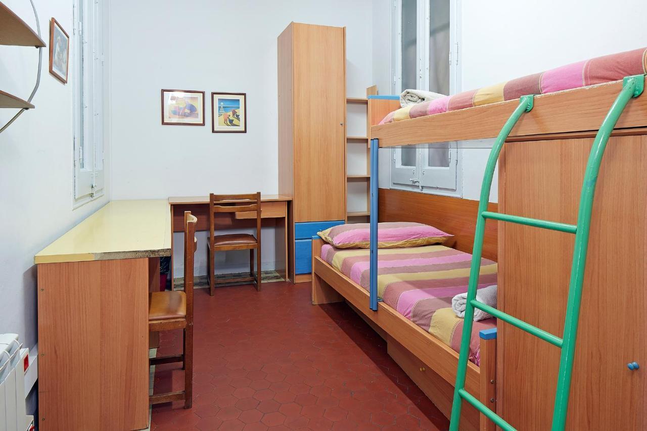 B&B Estudiantes Balmes Barselona Dış mekan fotoğraf