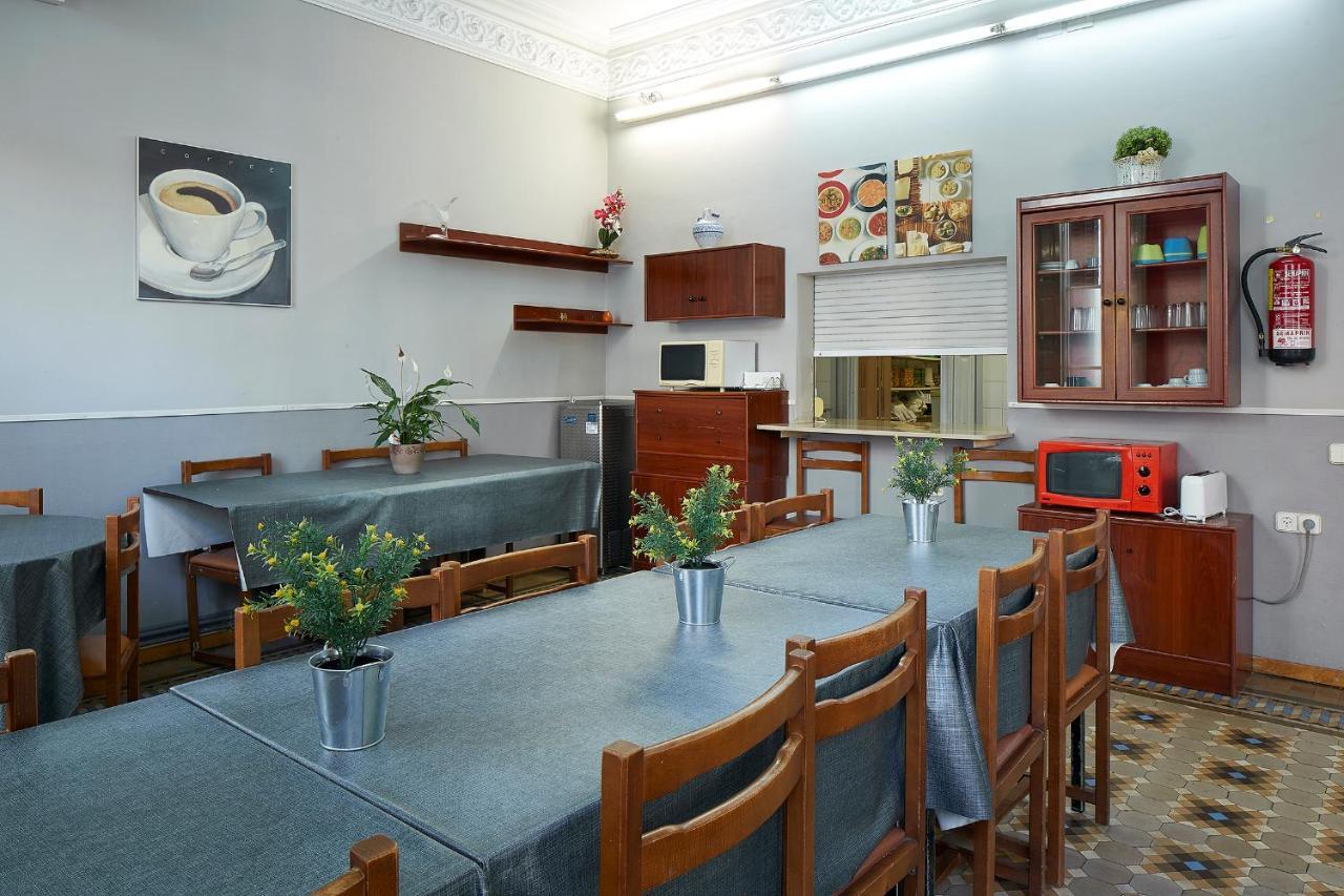 B&B Estudiantes Balmes Barselona Dış mekan fotoğraf