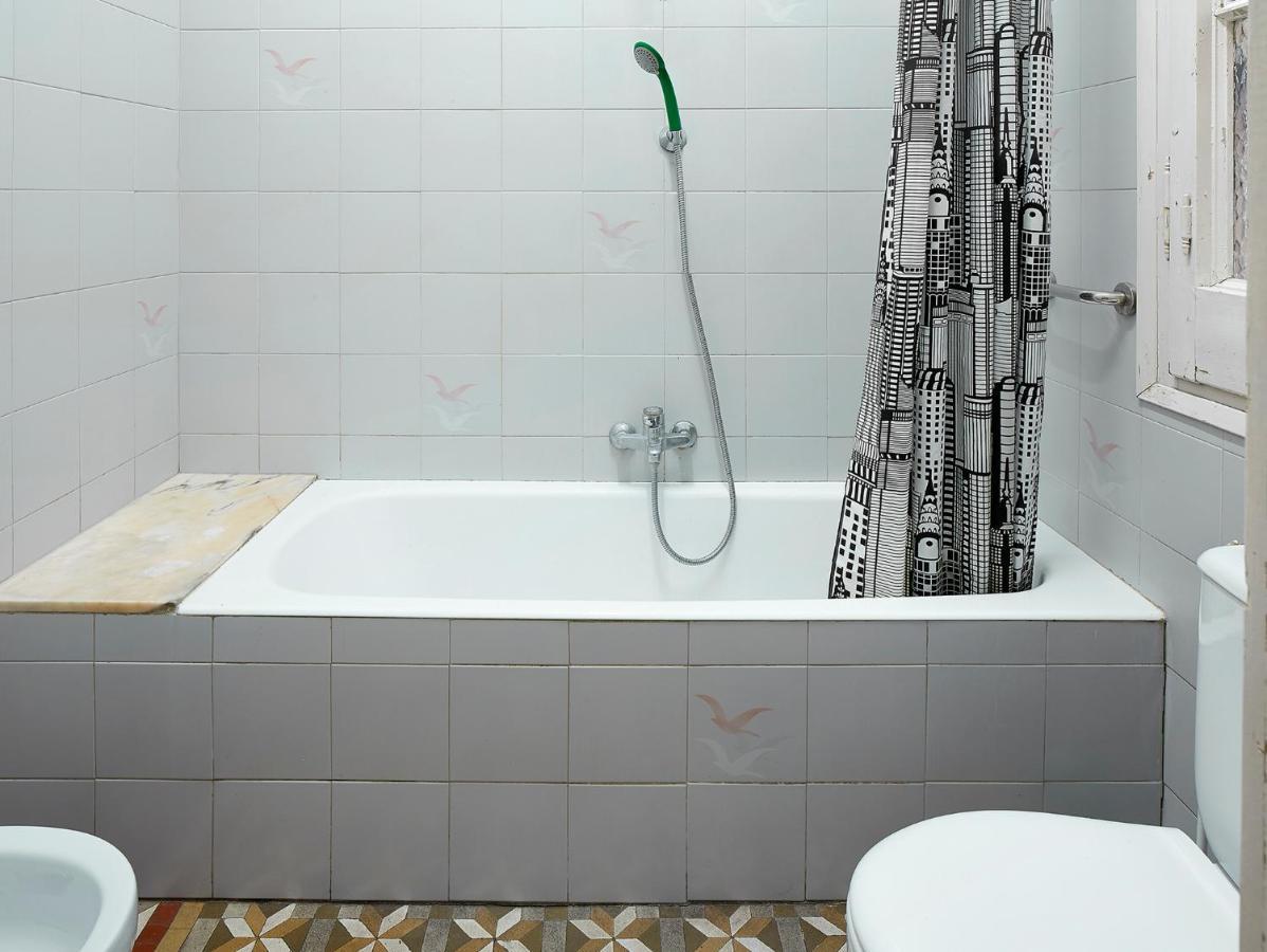 B&B Estudiantes Balmes Barselona Dış mekan fotoğraf